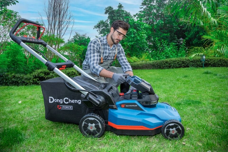 DCLM40211 ÇİM BİÇME MAKİNESİ